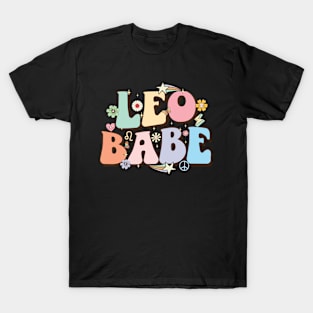 Retro groovy leo babe Leo Zodiac Sign astrology July August Birthday Leo T-Shirt